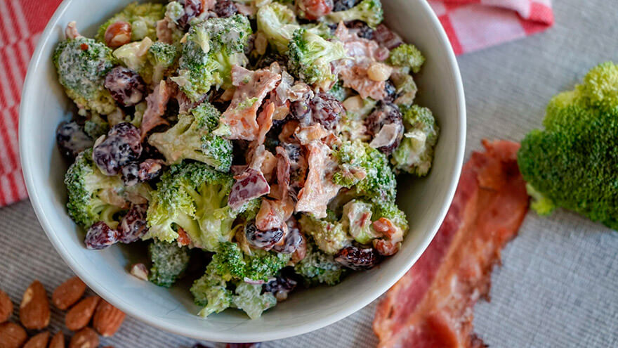 Broccoli salade 880 x 495 - Matchu Sports