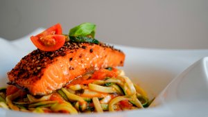 Courgette pasta zalm 880x495 - Matchu Sports