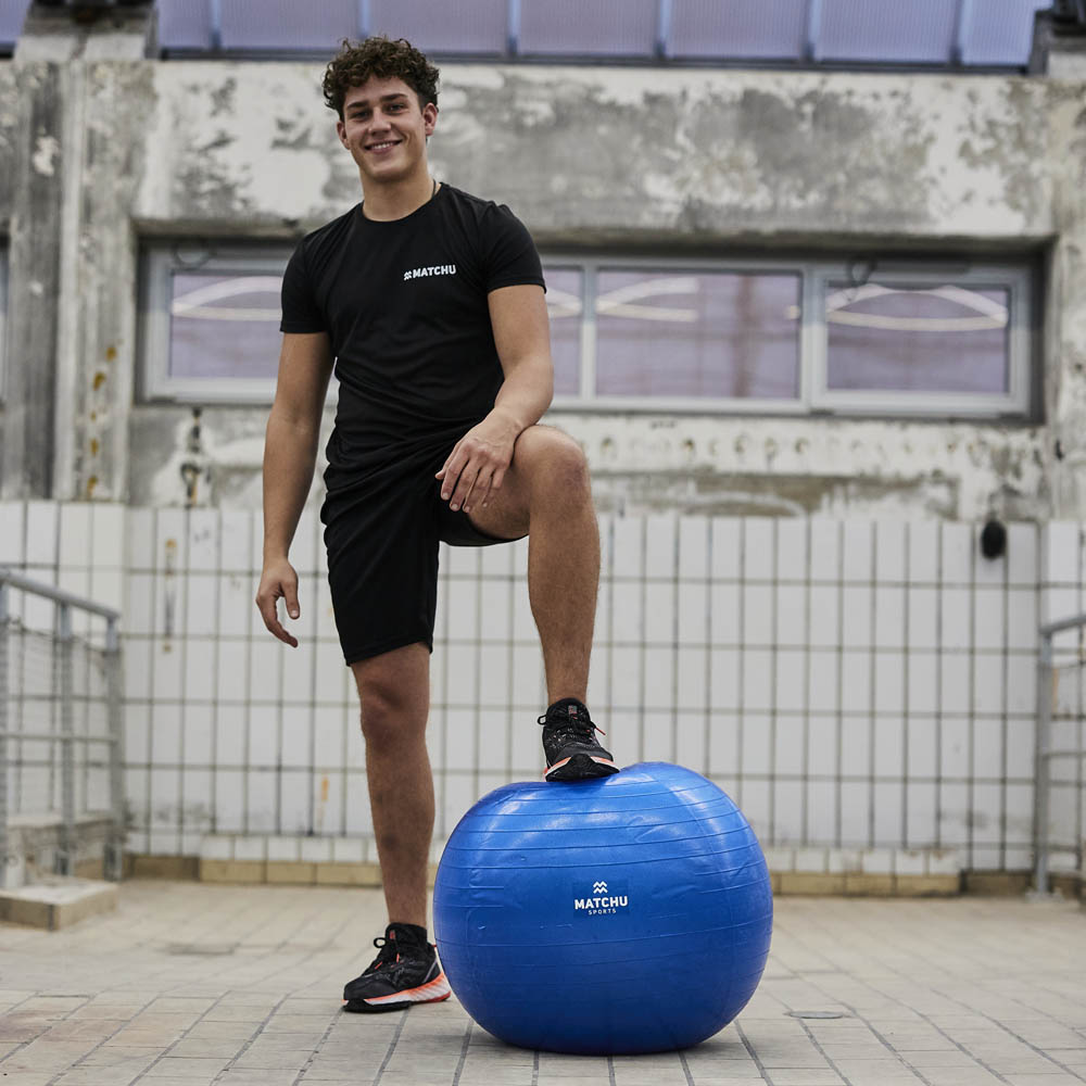fitnessbal blauw 75cm voorkant standing dex matchu