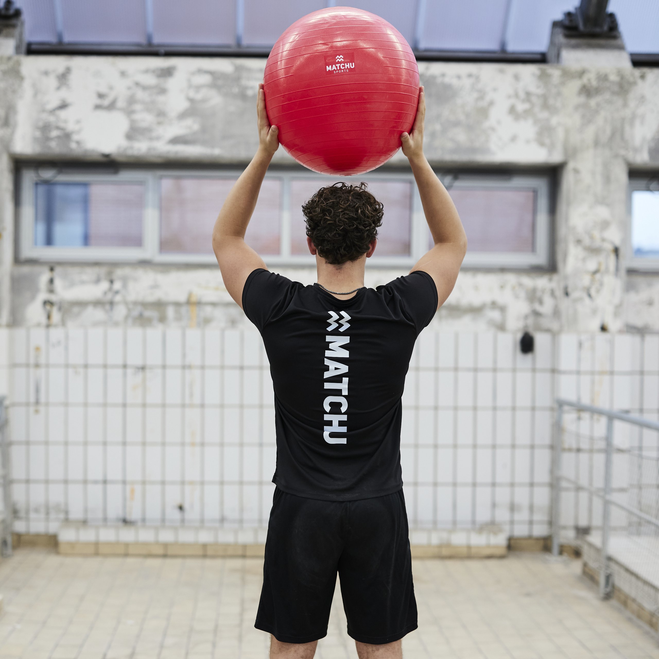fitnessbal rood 55cm achterkant air dex matchu