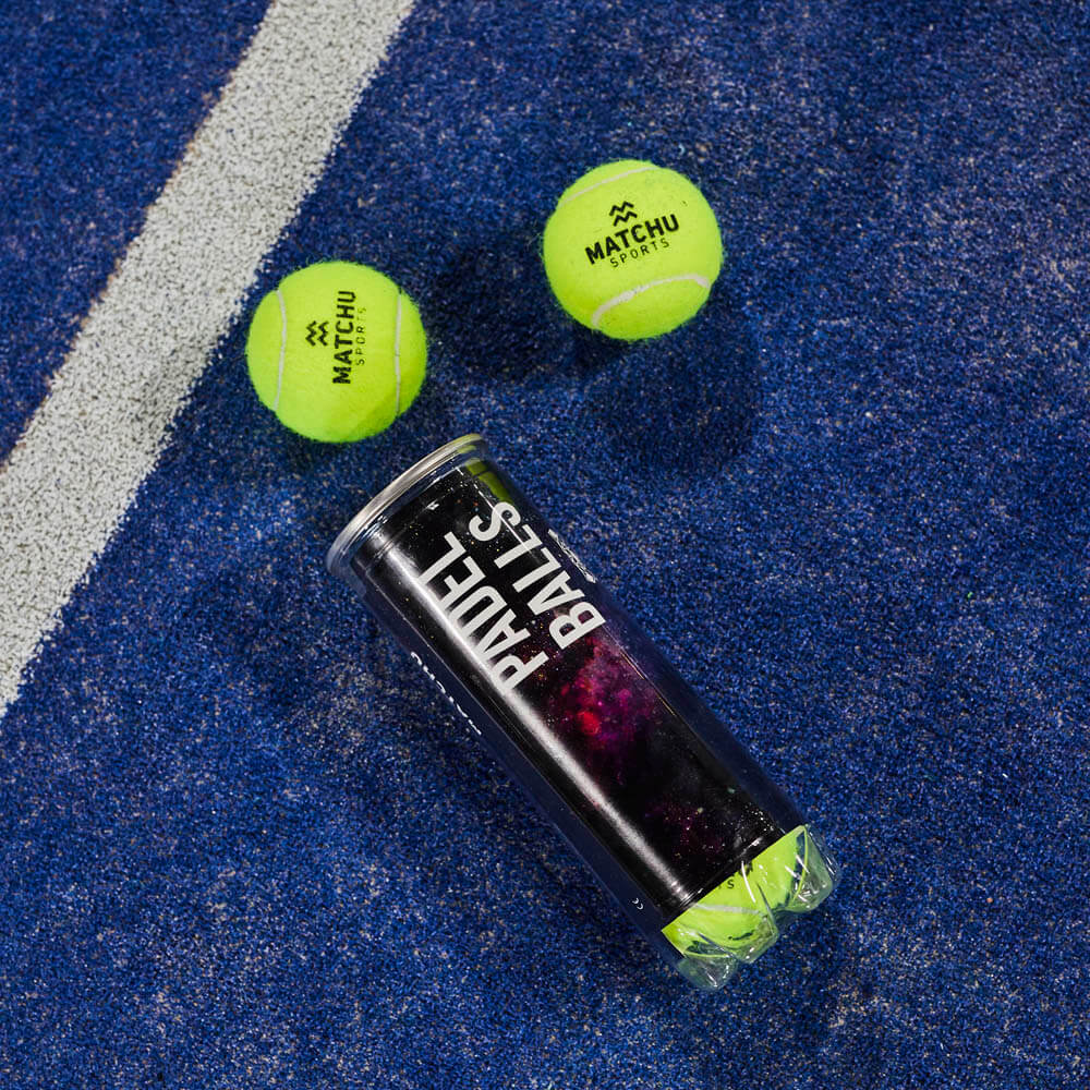 padelballen padelbaan liggend open in uit koker matchu