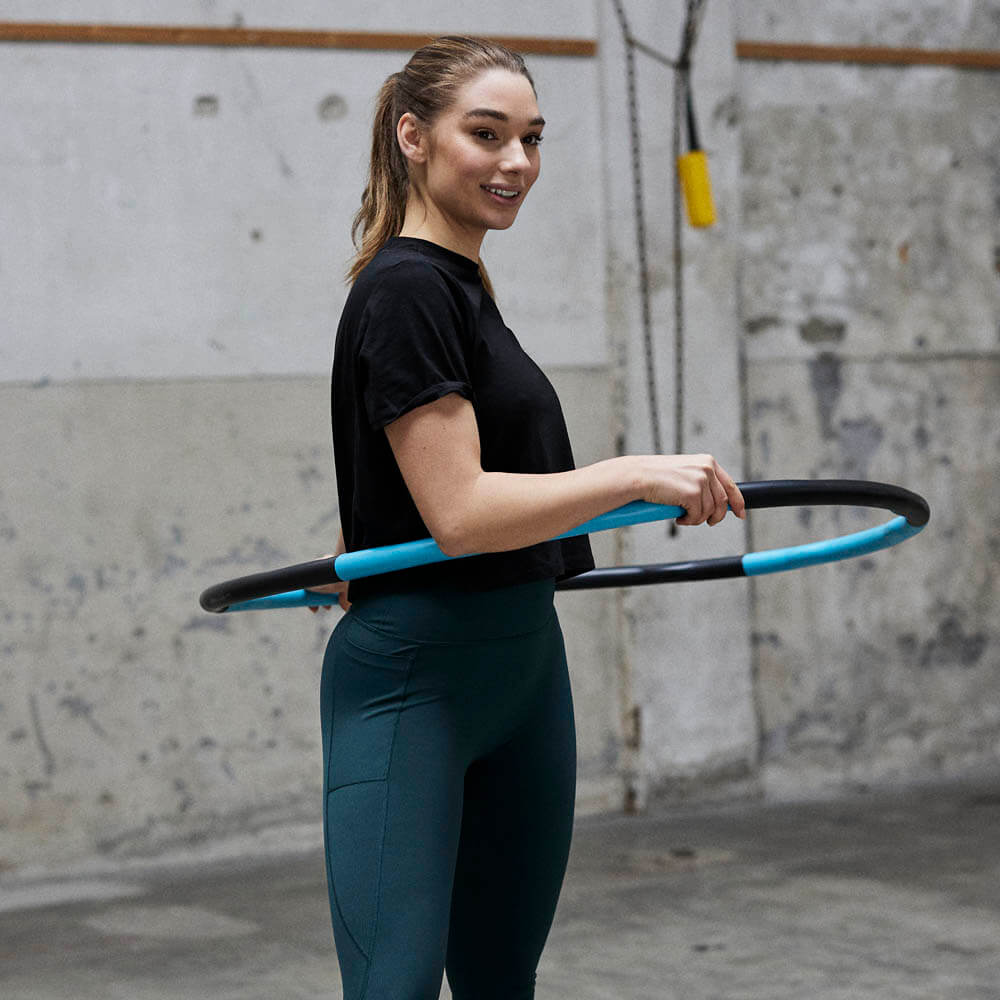 fitness hoelahoep blauw 2 kg isabelle pose 4 spinnerij